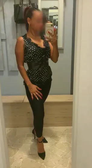 Lara, 36 años